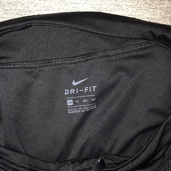 black nike athletic shorts - Picture 3 of 3